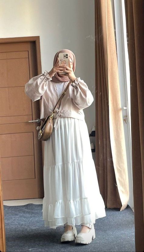 Aesthetic Muslim Outfits, Mix And Match Outfits Hijab, Korean Style Hijab, Outfit Ngampus, Outfits Muslim, Muslim Outfit, Muslimah Outfit, Outfit Korean Style, Dress Gamis