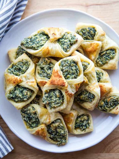 Spinach Puff Pastry - Cook Fast, Eat Well Spinach Puff Pastry, Spinach Puff, Puff Pastry Filling, Pastry Cook, Cheese Puff Pastry, Puff Pastry Dough, Puff Pastry Sheets, Pastry Sheets, Puff Pastry Recipes