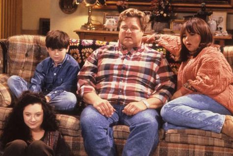 Roseanne Tv Show, Sara Gilbert, Roseanne Barr, John Goodman, 90s Sitcoms, Today In History, Comedy Tv, Amazon Prime Video, Real Housewives