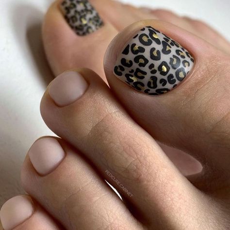 Black Pedicure Ideas, Black Pedicure, Most Beautiful Nails, Nail Art Acrylic, Bright Nail Art, Pedicure Ideas, Gel Toe Nails, Squoval Nails, Cute Toe Nails