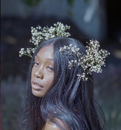 Ethereal Art Black Woman, Fairy Aesthetic Black Women, Soft Beauty Aesthetic, Etheral Black Women, Ethereal Photoshoot Fairytale, Fairy Core Black Women, Ethereal Aesthetic Black Women, Whimsigoth Black Woman, Brianne Core