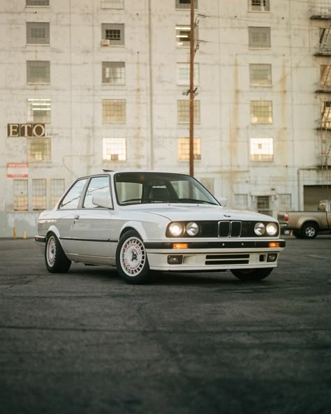 fun fac Vintage Bmw Cars, Bmw E30 White, Bmw E30 Cabrio, Old Bmw, Bmw Old, Bmw White, E30 Bmw, Vintage Bmw, Car Aesthetics