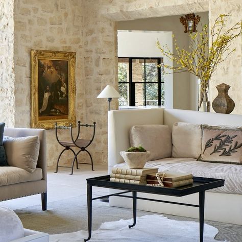 Stone Walls Interior, Stone Interior, Hill Interiors, Austin Homes, 아파트 인테리어, Lounge Design, Luxe Interiors, Stone House, Contemporary Living Room