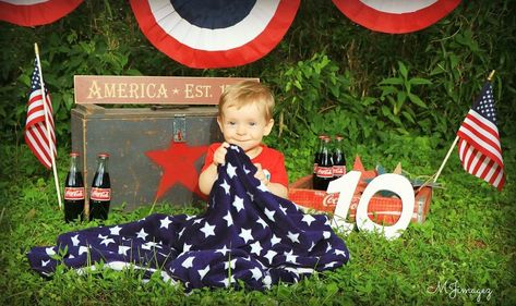 Happy 4th of July 🇺🇸 Photography Poses Summer, Summer Mini Sessions, Fourth Of July Pics, Memorial Day Photos, 4th Of July Pics, Firework Stands, 4th Of July Photography, Mini Photo Shoot, Poses Summer