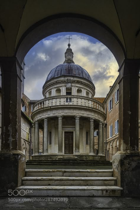 Italian Buildings Architecture, Gothic Buildings Architecture, Famous Buildings Architecture, Famous Architecture Buildings, Italian Buildings, Rome Buildings, Donato Bramante, Roman Buildings, Architecture Famous