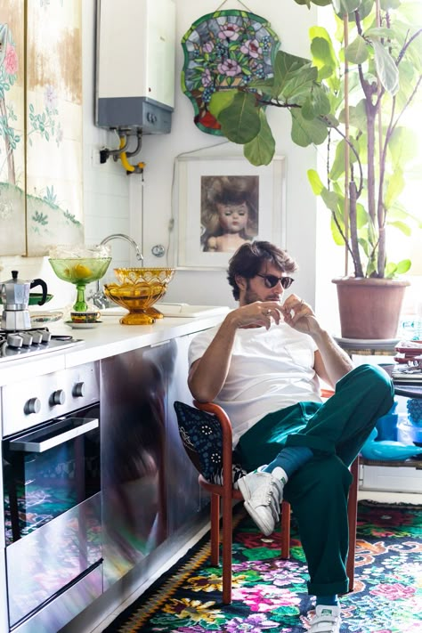 Bruno Laurenzano, Rietveld Chair, Maximalist Kitchen, 60s Interior, Antique Chinese Furniture, Socialite Family, Deco Studio, Chinese Furniture, Plants Green