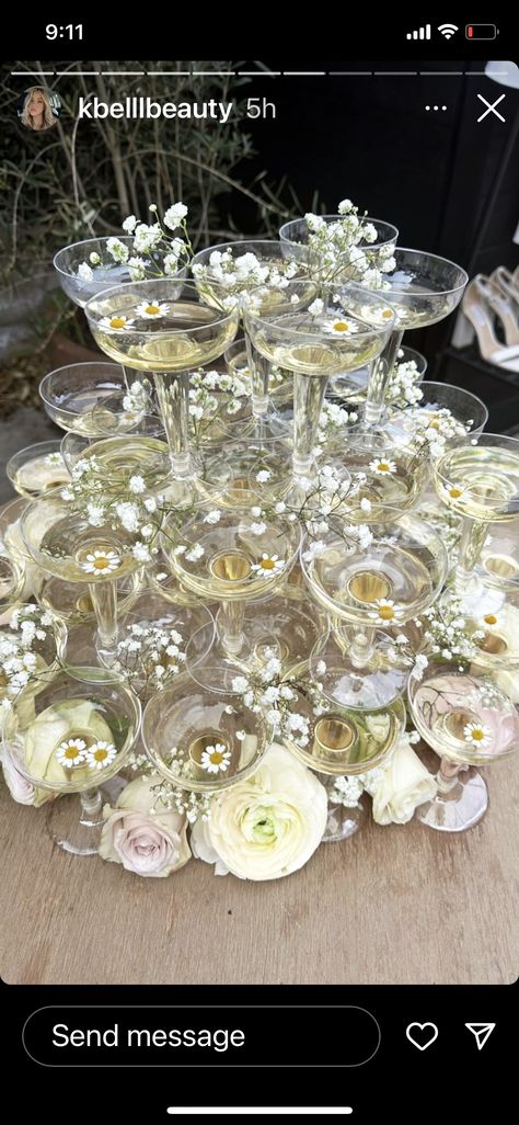 Black Tie Aesthetic, Small Engagement Party, Engagement Brunch, White Engagement Party, Pearl Bridal Shower, Engagement Party Themes, Garden Party Bridal Shower, Bridal Shower Champagne, Blush Bridal Showers