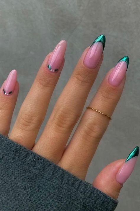 Green Nails Chrome, Nail Designs Chrome, Chrome French Tip Nails, Chrome French Tip, Gel Chrome Nails, Emerald Green Nails, Chrome French, Classy Nail, Nails Chrome