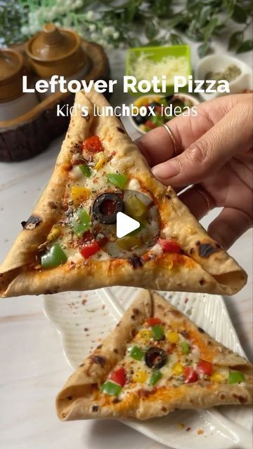 Roti Pizza Recipes, Leftover Roti Recipes, Roti Pizza, Leftover Roti, Lunchbox Kids, Roti Recipe, Kitchen Guide, Lunchbox Ideas, Chilli Flakes