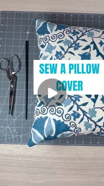 Sewing Couch Pillows, 16 X 16 Pillow Cover, Easy Sew Pillow Covers, How To Make A Cushion Cover, Making Pillow Covers, Pillow Making Ideas, How To Sew Pillow Covers, Easy Pillow Covers Diy, How To Make Pillow Covers