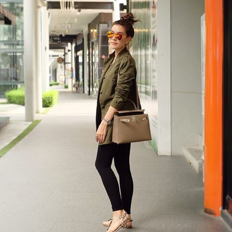 Kimberley Anne Tiamsiri, Instagram Etoupe Kelly 28 sellier PHW Kimberley Anne Woltemas, Fall Outfits Black Women, Hermes Kelly 25, Kelly 25, Hermes Style, Smart Casual Wear, Hermes Kelly 28, Hermes Kelly Bag, Hermes Birkin 25