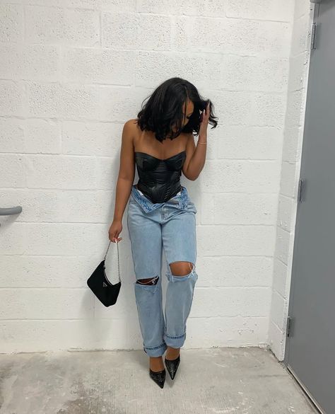 Corset And Jeans Outfit, Corset And Jeans, Jeans Heels Outfit, Boyfriend Jeans Outfit, Corset Outfits, Corset Outfit, Birthday Fits, Jeans With Heels, Tomboy Style Outfits