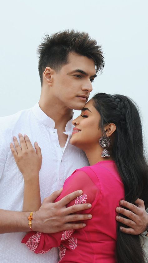 Kartik Naira, Kartik And Naira, Cute Pics, Best Poses For Pictures, Cute Couple Wallpaper, Love Couple Photo, Couple Photoshoot Poses, Abaya Designs, Cute Couples Photos