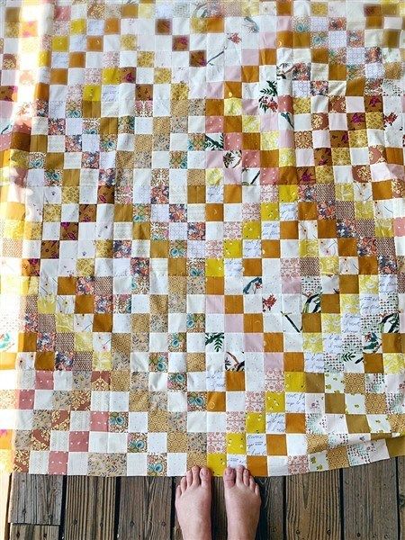 Trippy Quilt, Charm Quilts, Traditional Quilt Patterns, Charm Quilt, Sewing Space, Quilt Labels, Personalized Quilt, Traditional Quilts, How To Finish A Quilt