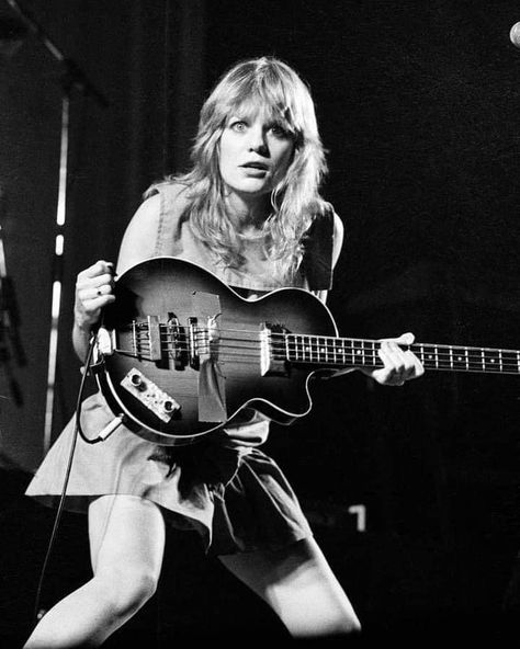 Jennifer Finch, Female Bassist, Tina Weymouth, D'arcy Wretzky, Rock Bowl, Tom Tom Club, Music Trivia, David Byrne, Women Of Rock