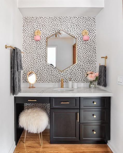 Interior Design Pop Of Color, Bathroom Pop Of Color, Girl Bathroom Ideas, Vanity Layout, Girls Bathroom Design, Girls Bathroom Decor, Pink Bathroom Ideas, Monochromatic Bathroom, Vanity In Bathroom