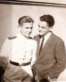 Gay History, Lgbt History, Vintage Couples, 강아지 그림, Gay Aesthetic, Military Men, Two Men, Pose Reference Photo, Gay Love