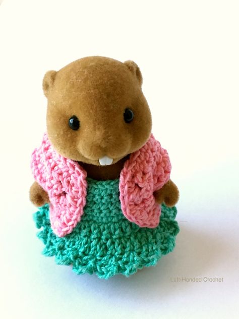 Calico Critter Child Cardigan – Yarnbending Left Handed Crochet, Age Appropriate Toys, Calico Critters Families, Calico Critter, Child Dress, Kids Dress Patterns, Turtle Pattern, Paddington Bear, Family Diy