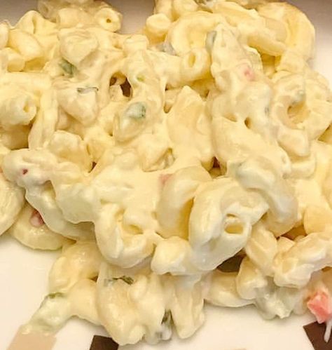 KFC Macaroni Salad (Copycat Recipe) - Mama's Guide Recipes Kfc Pasta Salad, Kfc Macaroni Salad, Homemade Macaroni Salad, Salad Copycat, Creamy Macaroni Salad, Best Macaroni Salad, Easy Macaroni, Mac Salad, Macaroni Recipes