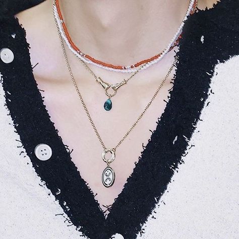 Taehyung Necklace, Taehyung Green, Bts Accessories, Bts Bracelet, Army Accessories, Pop Jewelry, Incheon Airport, Green Necklace, Incheon