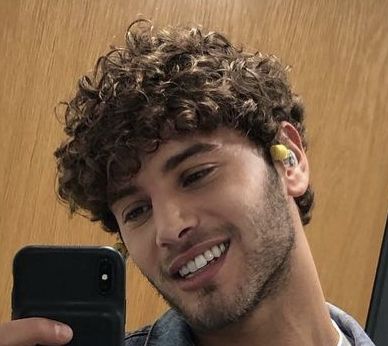 Biracial Mens Haircut Curly Hair, Messy Fringe Curly Hair Men, Short Layered Curly Hair Men, Curly Old Money Hairstyles Men, Curly Short Hair Men Haircuts, 3b Curly Hair Men Haircuts, Buzzed Curly Hair, Curly Bowl Cut Men, Medium Curly Haircuts Men