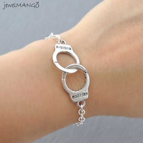 Takealot Must Haves, Emo Jewelry Bracelets, Grunge Jewellery Bracelets, Cute Jewelry Bracelets, Handcuff Bracelet, Cool Bracelets, Hand Cuffs, Hand Cuff Bracelet, Bff Jewelry