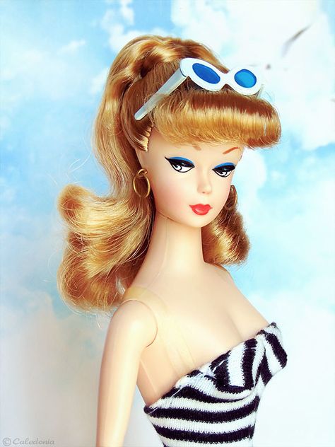 Barbie Vintage Reproduction, Barbie Doll Drawing, Barbie Paintings, Vintage Barbie Art, Barbie Corset, 1959 Barbie Doll, Og Barbie, 60s Barbie, 1959 Barbie