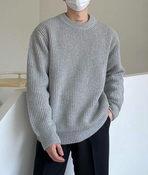 Korean Street Fashion Men, Destroyed T Shirt, Sweater Outfits Men, Mens Smart Casual Outfits, Smart Casual Men, Street Style Outfits Men, Men Stylish Dress, Guys Clothing Styles, Best Mens Fashion