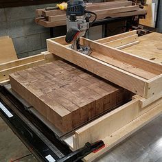 Jigsaw Projects, Router Sled, Woodworking Jigsaw, Woodworking Store, Woodworking Shop Projects, Woodworking Joinery, Woodworking Patterns, Router Woodworking, Woodworking Bench