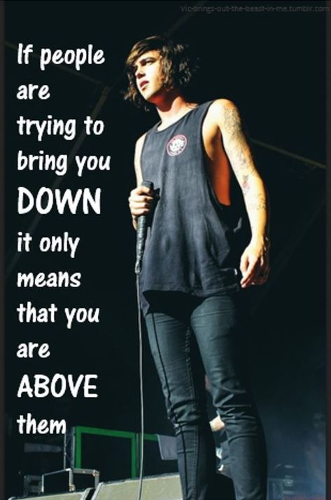 "si las personas intentan acabar contigo sólo significa que estás por encima de ellos" Kellin Quinn Quotes, Band Quotes, Kellin Quinn, Sleeping With Sirens, Andy Biersack, Band Stuff, Black Veil Brides, Pierce The Veil, Emo Bands