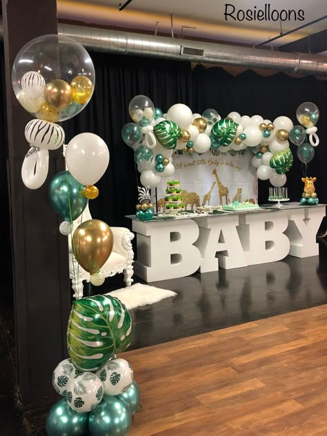 Forest Baby Shower Ideas, Jungle Theme Decorations, Safari Baby Shower Boy, Pink And Gold Birthday Party, Balloons Decor, Lion King Baby Shower, Baby Shower Safari Theme, Forest Baby Showers, Baby Shower Table Decorations