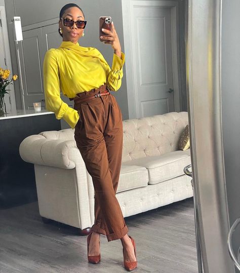 Yellow And Brown Outfits, Brown And Yellow Outfit, Yellow Trousers Outfit, Spring Workwear, Brown Pants Outfit, Dress Pants Outfits, Color Combos Outfit, Trouser Outfit, Professional Clothing