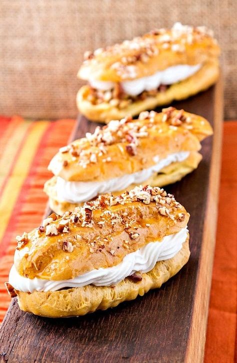 Individual Thanksgiving Desserts, Thanksgiving Desserts Kids, Eclair Recipe, Cream Puff Recipe, Autumn Food, Puff Recipe, Individual Desserts, Thanksgiving Pies, Thanksgiving Food Desserts