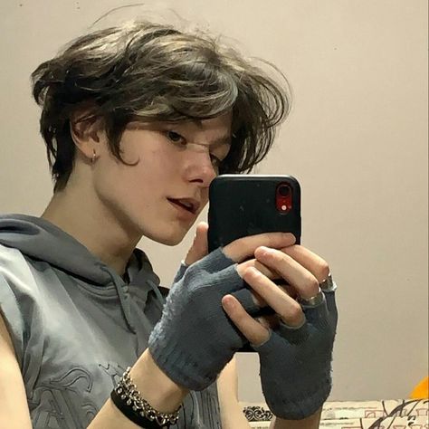 Transmasc Undercut, Transmasc Haircut, Ftm Haircuts, Hair Inspiration Short, Shot Hair Styles, Corte De Cabelo Masculino, Fluffy Hair, Short Hair Haircuts, Hair Reference