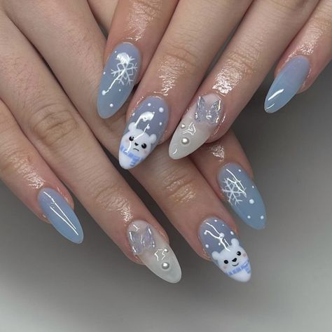 Blue Christmas Nails, Blue And White Nails, Holiday Nails Winter, Bears Nails, Elegant Nail Designs, Snowflake Nails, Blue Nail Designs, Blue Nail, Winter Nail Art