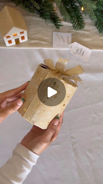 Chantel Mila Ibbotson on Instagram: "The simple trick to wrap cylinders easily 🙌 simply measure the paper so it fits around the gift, and half of the top + bottom. Cut the top and base sections into strips and fold those down so that it wraps easily around the gift! So simple! Wil you be trying out this simple wrap? Have a magical night xx   #giftwrapping #giftwrap #giftwrappingideas #christmas #christmas2022 #christmasdecorations #christmasdecor #festivejoy #festiveseason #festivedecor #christmasmood #christmasgifts #christmasspirit #mamamilastips" How To Gift Wrap Cylinders, How To Gift Wrap A Cylinder, Gift Wrap Cylinder, Cylinder Wrapping Ideas, How To Wrap A Cylinder, Wraping The Gifts Simple, Cylinder Gift Wrapping Ideas, Wrap Cylinder Gift, Wrapping A Cylinder Gift