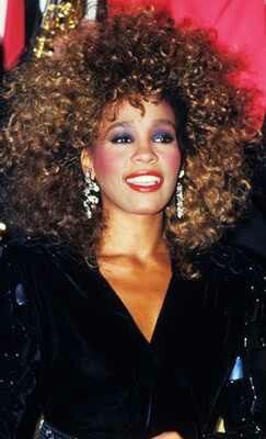 RIP Whitney Houston 80s Eye Makeup, 80s Hair And Makeup, 1980s Makeup And Hair, 80s Makeup Looks, 80’s Makeup, 1980s Makeup, 1980s Hair, 1980s Fashion Trends, Look 80s