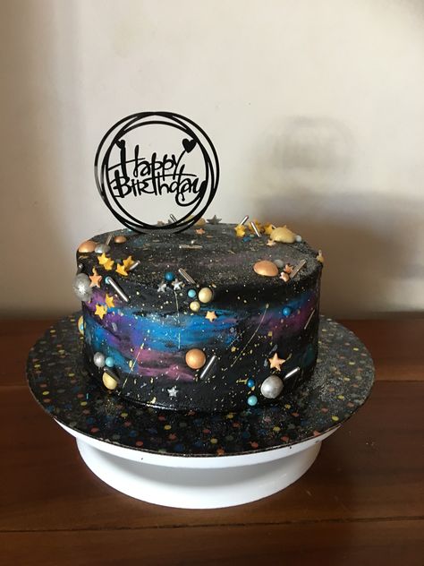 Outer space cosmic cake Chocolate Space Birthday Cake, Cosmic Birthday Cake, Outerspace Cakes, Universe Cake Ideas, Cosmic Cake, Space Birthday Cake, Outer Space Cake, Planet Cake, Inside Cake