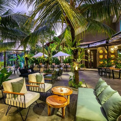 Open Cafe Outdoor Design, Pool Design Modern, Bali Interior, Restaurant Exterior Design, Bali Restaurant, Bali Garden, Bali Decor, Farm Cafe, Modern Restaurant Design