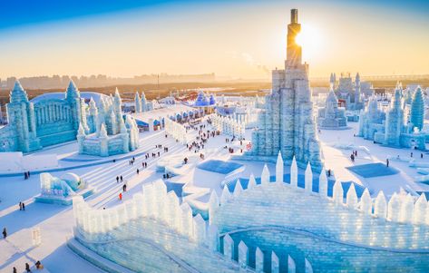 World's Largest Ice Sculpture Festival Opens in China with Chillingly-Cool Architecture China Snow, Coldest Place On Earth, Festivals In China, Ice Festival, Snow Festival, Exchange Program, Easy Sculpture, Ice Palace, Vis Dev