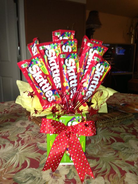 Skittles candy bouquet Skittles Candy, Candy Bar Bouquet, Crochet Jar Covers, Valentine Gift Baskets, Bouquet Ideas, Candy Bouquet, Centre Pieces, Gift Giving, Candy Bar