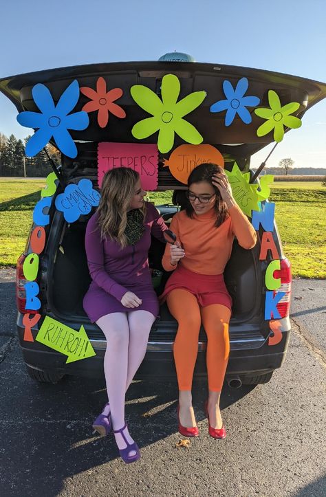 Scooby Trunk Or Treat Ideas, Trunk Or Treat Mystery Machine, Scooby Trunk Or Treat, Trunk Or Treat Ideas For Cars Scooby Doo, Scooby Doo Trunk Or Treat Ideas For Cars, Diy Velma Costume, Trunk Or Treat Barbie Theme, Mystery Machine Trunk Or Treat, Scooby Doo Theme