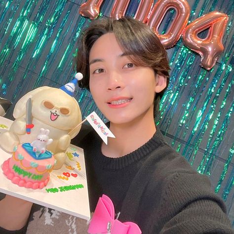 #jeonghan Svt Jeonghan, Jeonghan Icon, Cake, Birthday