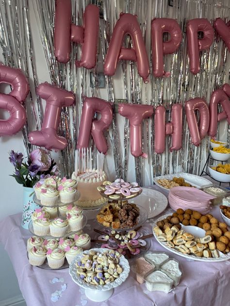 17 Doğum Günü, 17. Geburtstag, 14th Birthday Party Ideas, 18th Birthday Party Themes, Sweet Sixteen Birthday Party Ideas, Sweet 17, Birthday Lunch, Cute Birthday Pictures, Cute Birthday Ideas