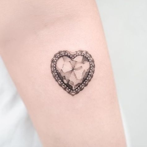 Jewelry Tattoo Designs, Diamond Tattoo Designs, Gem Tattoo, Filigree Tattoo, Magic Runes, Jewel Tattoo, Crystal Tattoo, Ankle Tattoos For Women, Flower Wrist Tattoos