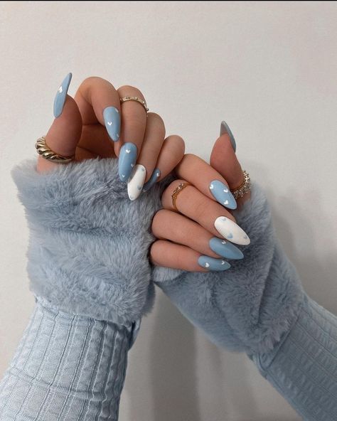 ig: editionvicki Blue Fall Nails, Blue And White Nails, Heart Nail Designs, Simple Fall Nails, Baby Blue Nails, Blue Nail Designs, Bleu Pastel, Blue Nail, Pastel Nails