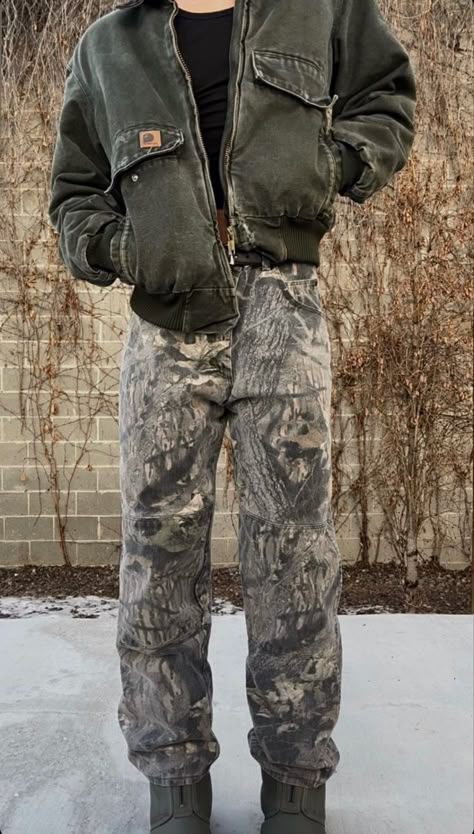 Realtree Camo Outfit, Camo Hat Outfit Men, Mens Camo Outfit, Camo Fits Men, Camo Aesthetic Outfit, Camo Cargos Outfits, Hunter Outfit Men, Realtree Pants Outfit, Hunting Pants Outfit