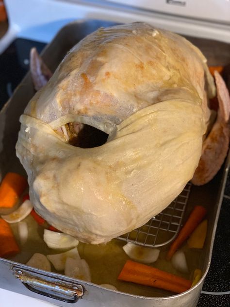 Cheese Cloth Over Turkey, Dry Brine Turkey Butter Cheese Cloth, Turkey With Butter Cheese Cloth, Butter Cheese Cloth Turkey, Turkey Recipes With Cheese Cloth, Butter Blanket Turkey, Butter Bath Turkey, Butter Ball Turkey Recipe, Butter Soaked Cheesecloth Turkey