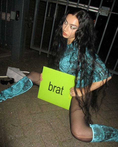 Charli Xcx Brat Aesthetic, Brat Charli Aesthetic, Charli Xcx Brat, Bad Taste Outfit, Charli Xcx Aesthetic, Brat Core, Charli Xcx Style, Brat Charli, Brat Aesthetic