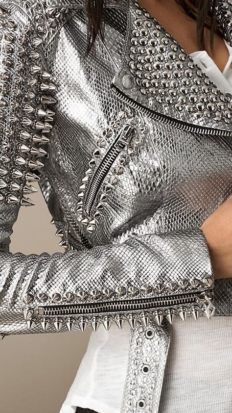 Metallic biker jacket with silver studs and spiked. Made from a python-textured fabric.. DIY the look yourself: http://mjtrends.com/pins.php?name=silver-studs-spikes-for-jacket_3 Studs And Spikes, Silver Jacket, Rocker Girl, Rocker Chic, Rock Style, Punk Fashion, Outfit Idea, Leather Jackets, Look Fashion